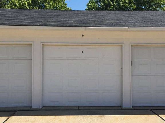 2nd image of 29601 Jefferson Ave