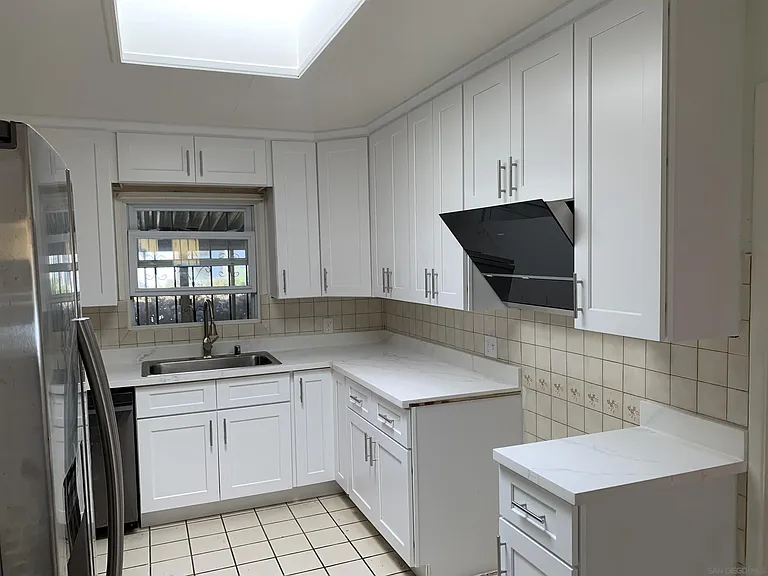 445 J St — Photo 15