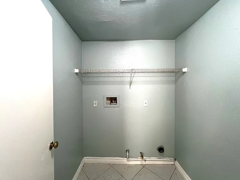 16547 War Cloud Dr — Photo 30