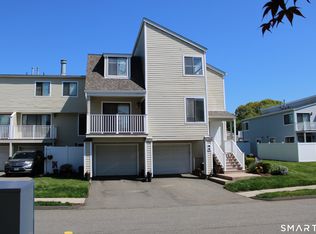 219 Crosswoods Rd UNIT 219, Branford, CT 06405