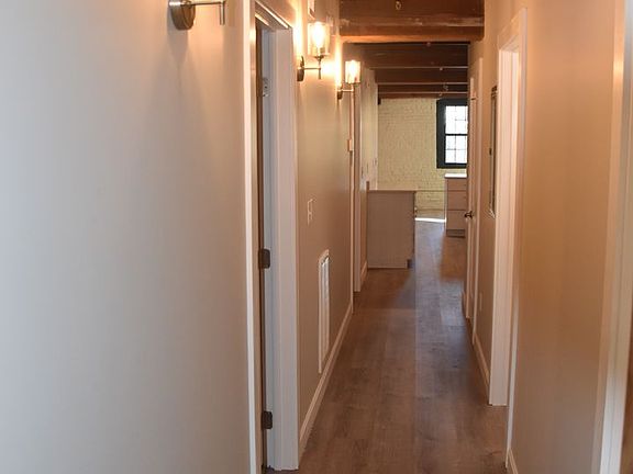 2nd image of 4 Bay Rd #202