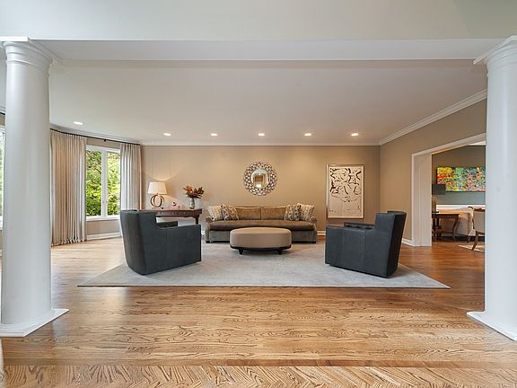 4th image of 1701 Thornwood Ln