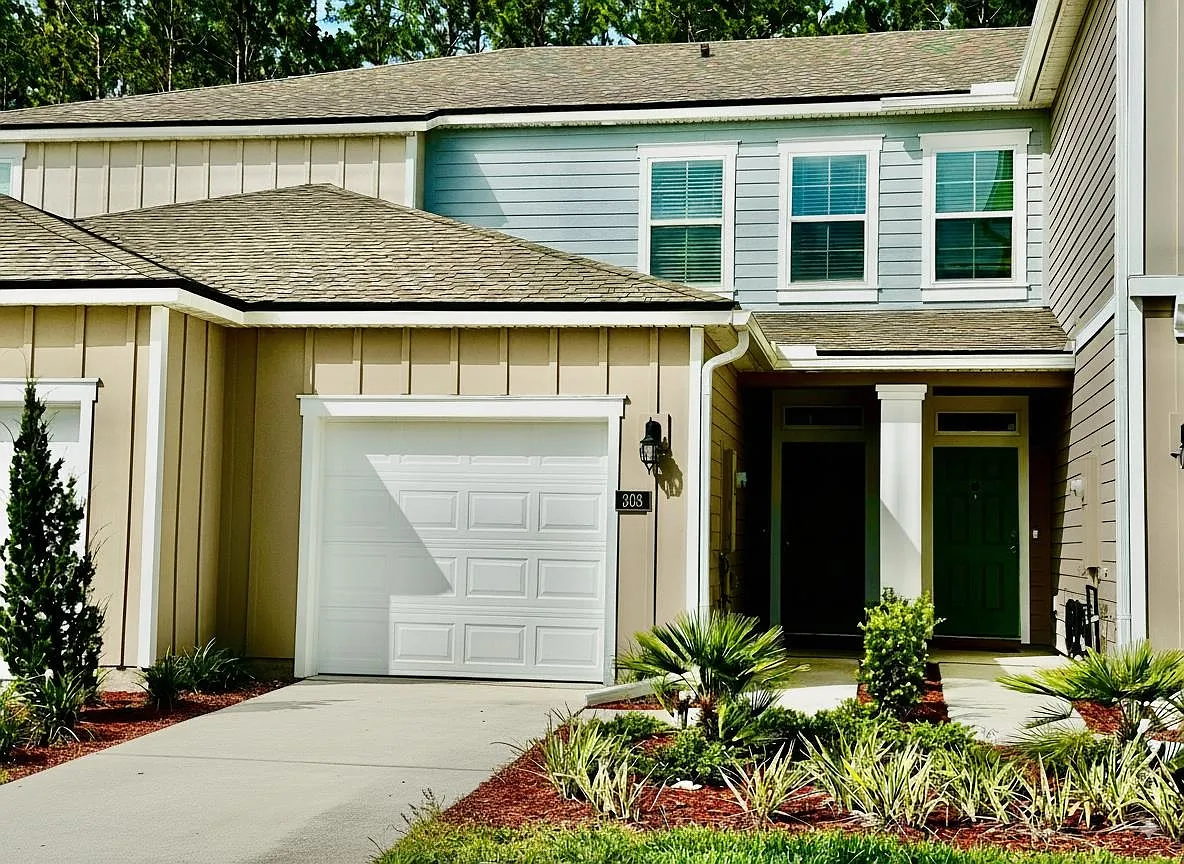 2 bed, 2.5 bath, 1443 sqft, $1,950 — Photo 1