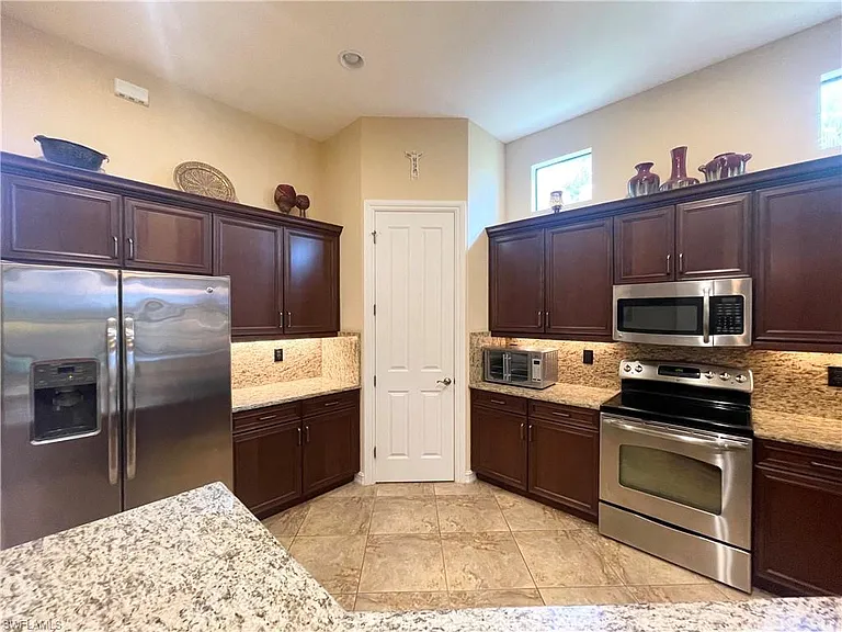 7302 Acorn Way — Photo 13