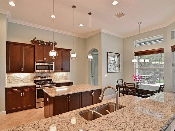 3rd image of 755 Fortunella Cir SW