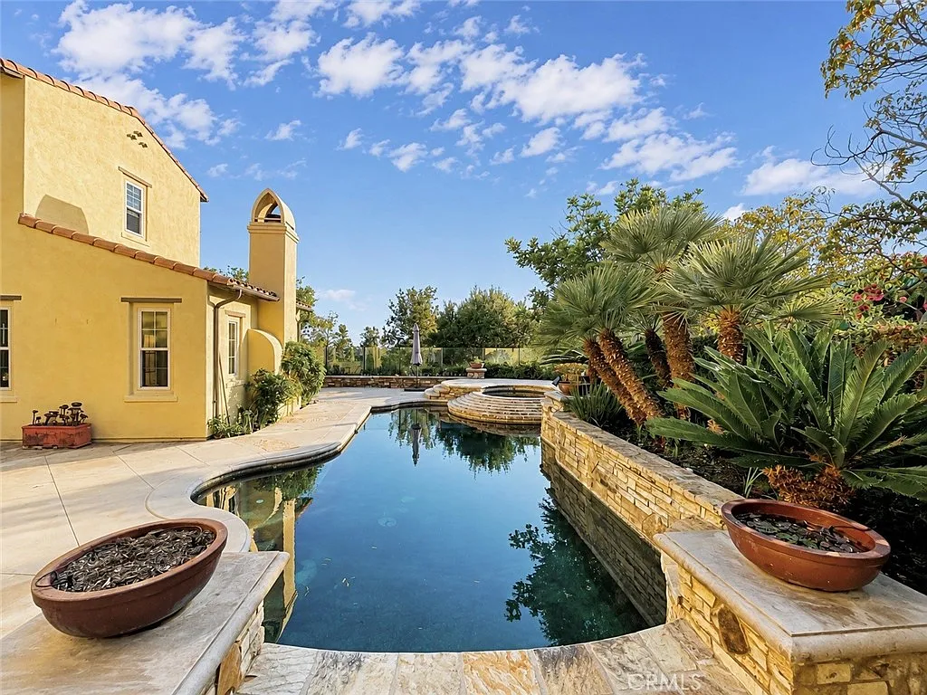 5 bed, 5.5 bath, 4002 sqft, $12,000 — Photo 2