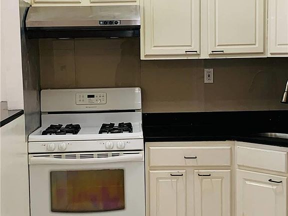 4th image of 84-46 Dana Ct #2