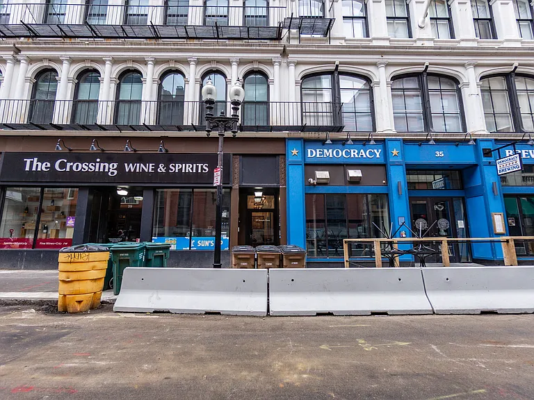 37 Temple Pl — Photo 32