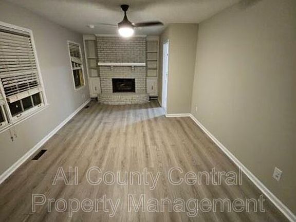 5th image of 1405 4th Pl NW