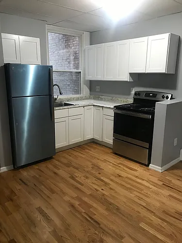 133 Howe St Photo 1