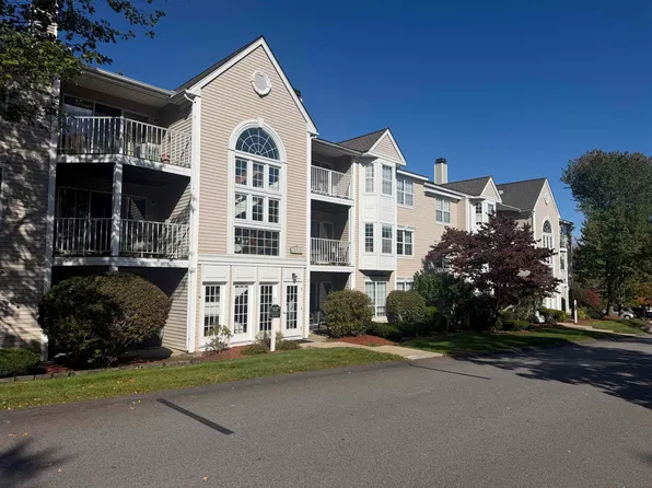 2 Galloway Rd Unit 27, Merrimack, NH 03054