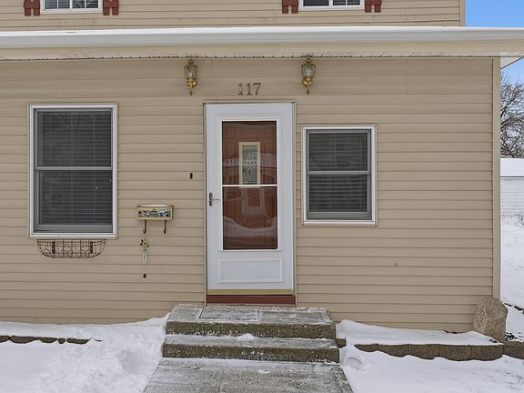 4th image of 117 N 3rd Ave