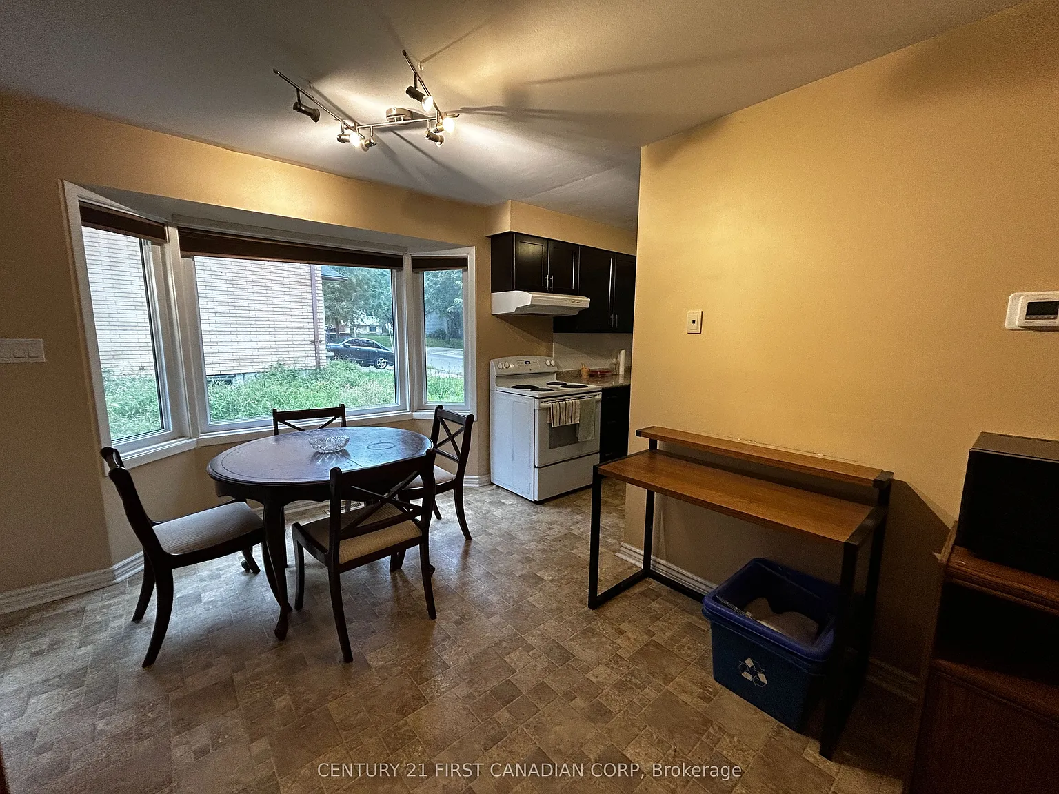 6 bed, $795 — Photo 4