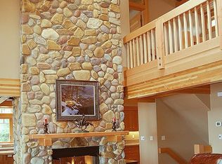 17200 Kinnear Rd NE, Bainbridge Island, WA 98110