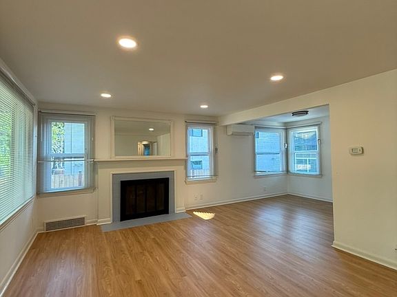 2nd image of 11019 35th Ave NE Unit 2