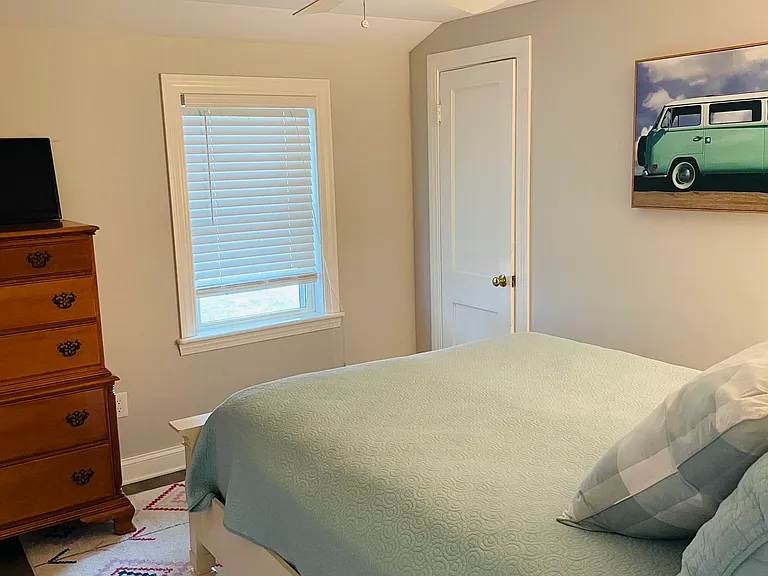21 Town Beach Rd — Photo 11