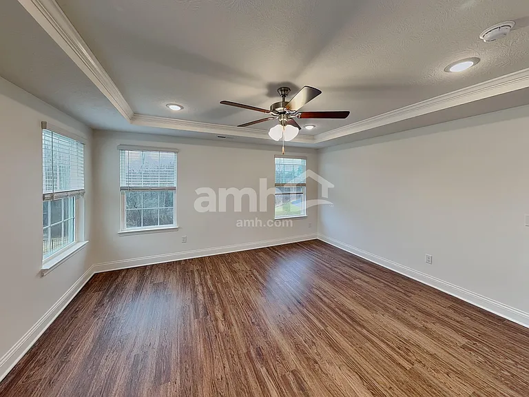 8308 Northpoint Dr — Photo 11