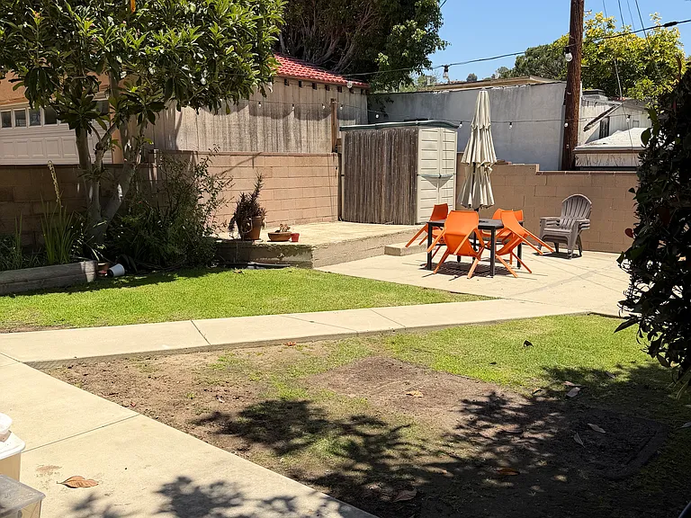 1648 Talmadge St — Photo 1