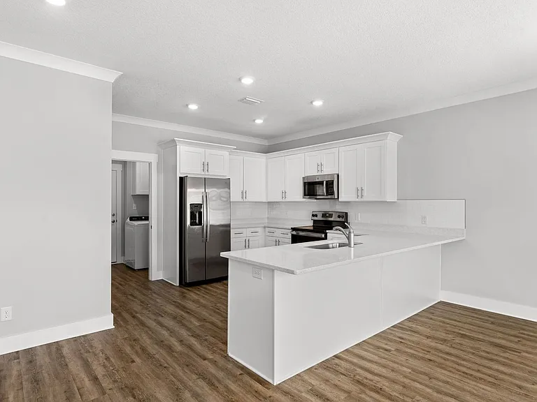 170 Bradford Ct — Photo 21