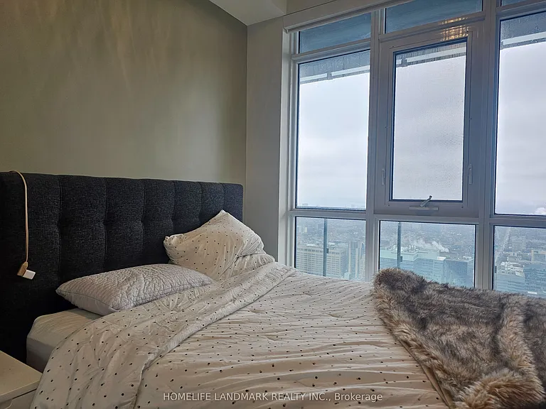 7 Grenville St #6011 — Photo 12