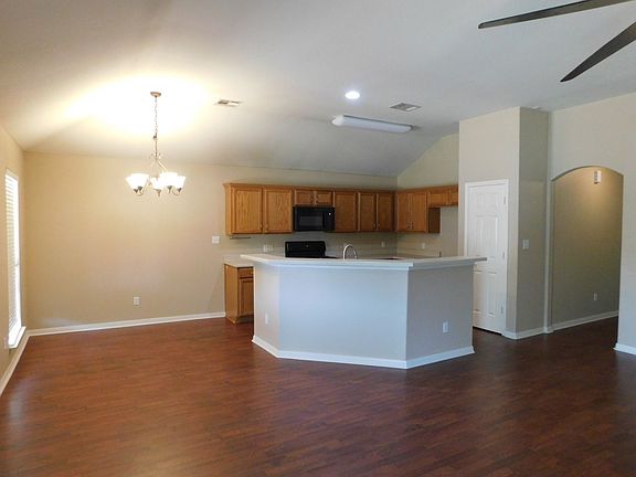 3rd image of 16400 Lone Wolf Dr