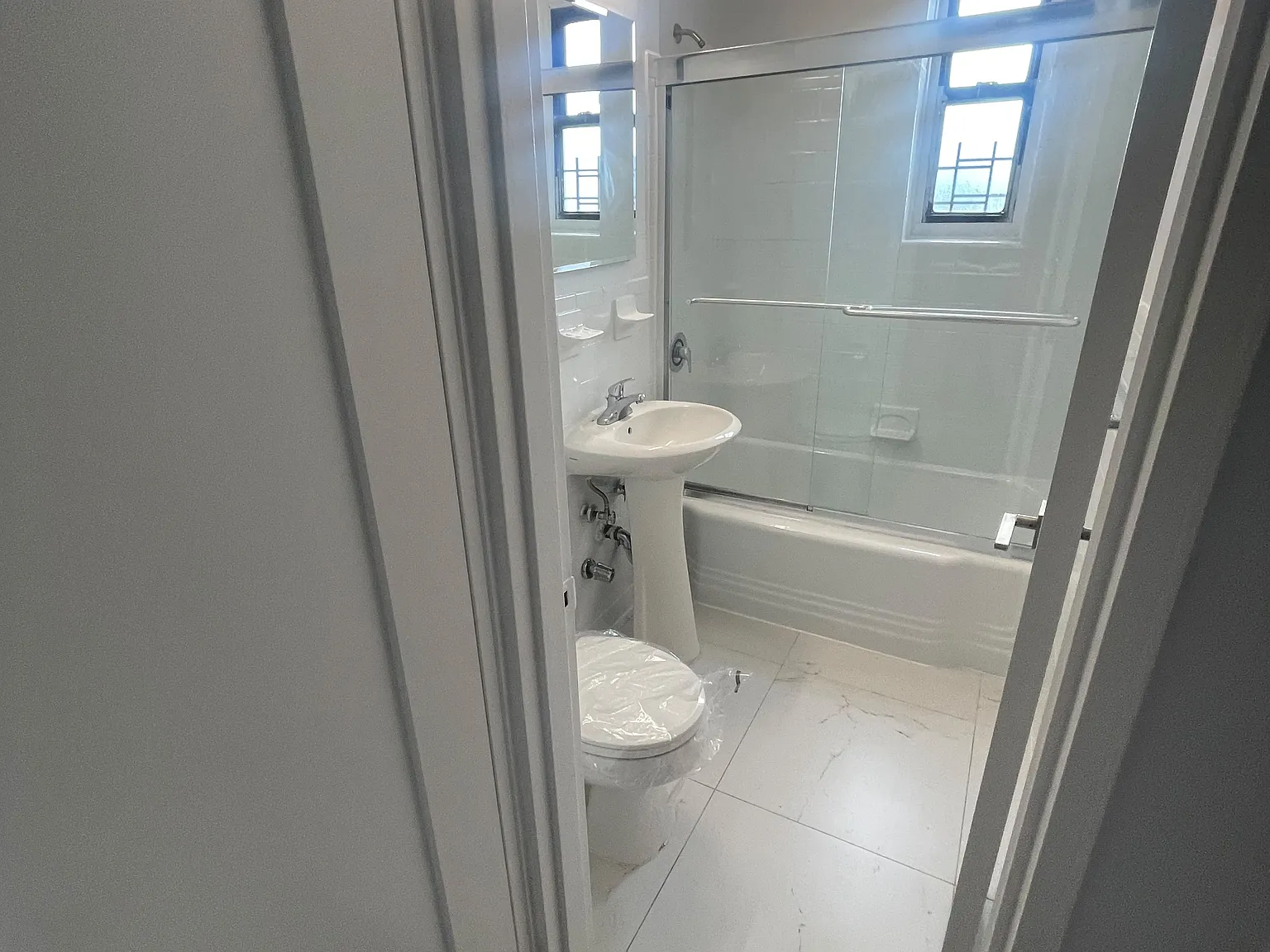 2 bed, $1,980 — Photo 2
