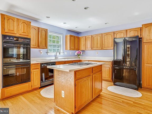 3rd image of 13160 Ashnut Ln