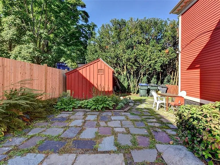 150 Prospect St — Photo 17