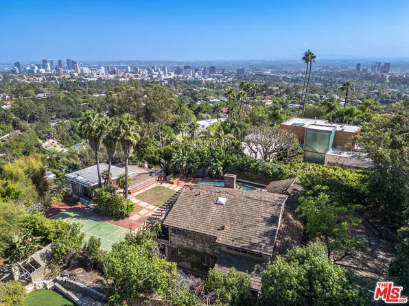 860 Linda Flora Dr, Los Angeles, CA 90049