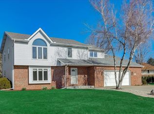 760 Marquette Ct, Hartland, WI 53029