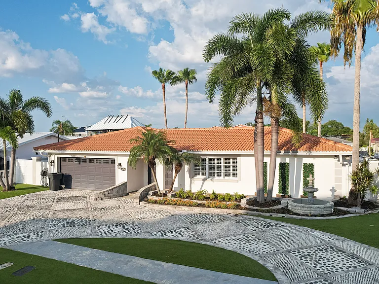 3911 Americana Dr — Photo 2