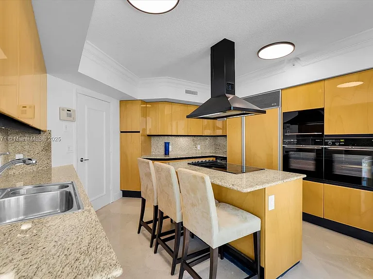 1455 Ocean Dr #909 — Photo 5