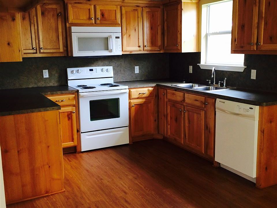 2nd image of 214 E Commerce Ave