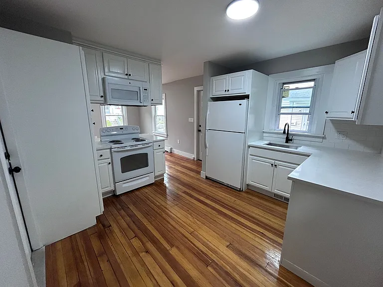 231 Beechwood Ave — Photo 2