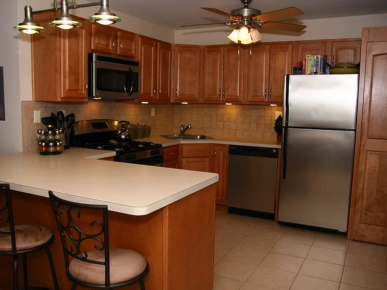 Center Grove Village — Photo 11