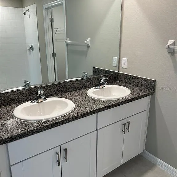 580 Royal Empress Dr — Photo 10