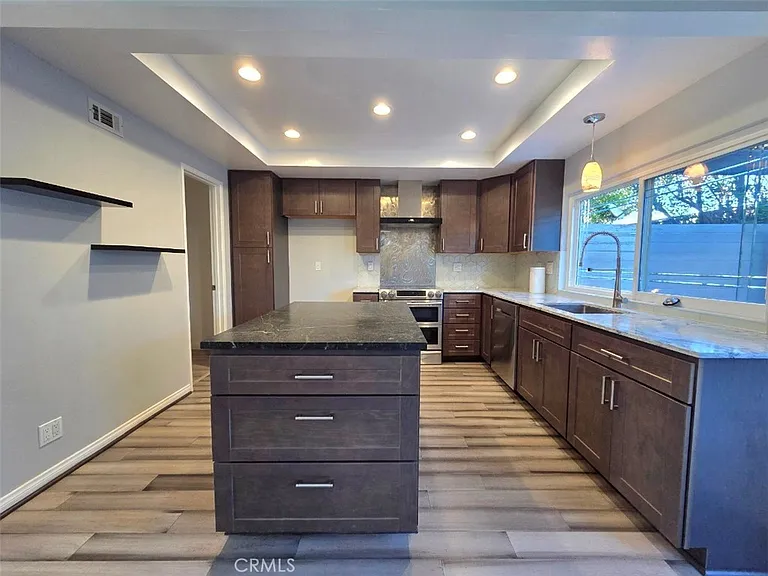 4128 Elizabeth Ct — Photo 1