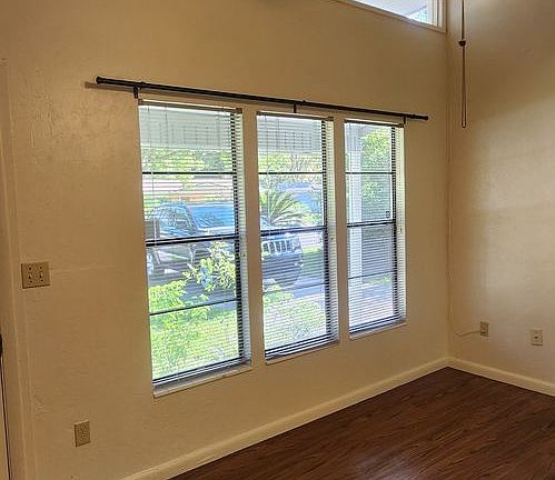 3rd image of 2601 NW 44th Pl