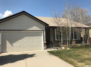 8710 W 49th Cir, Arvada, CO 80002