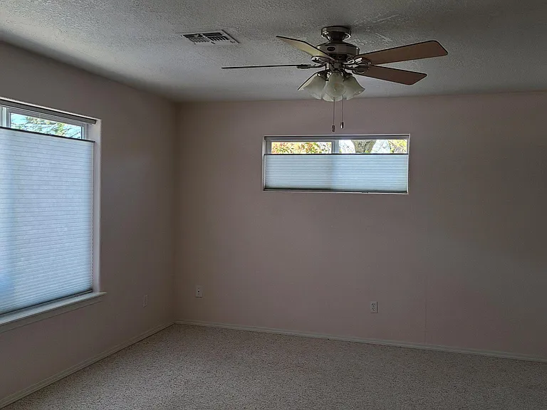 508 Starflower Ln — Photo 10