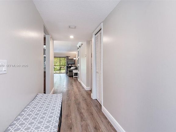 4th image of 402 Lakeview Dr APT 201