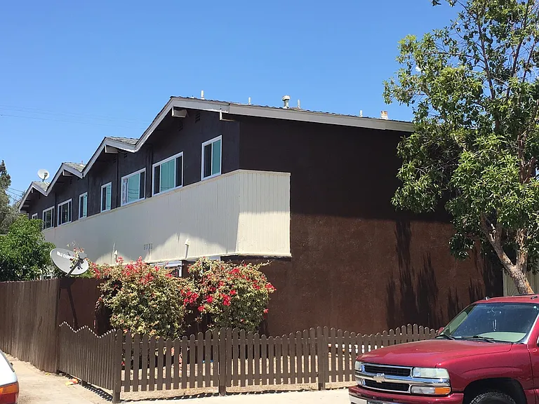 W Brownwood Ave — Photo 15