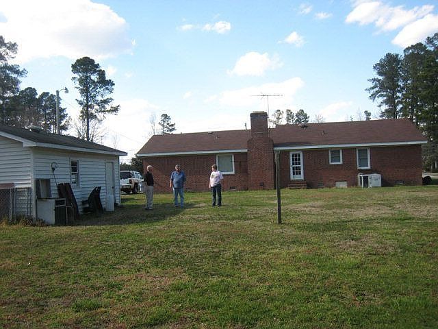2nd image of 3830 Longleaf Dr NE