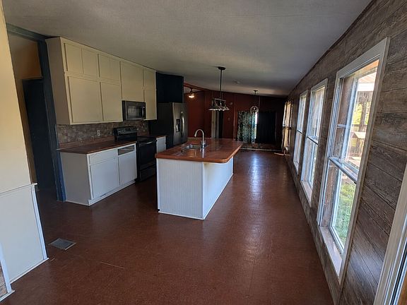 5th image of 1015 High Falls Rd
