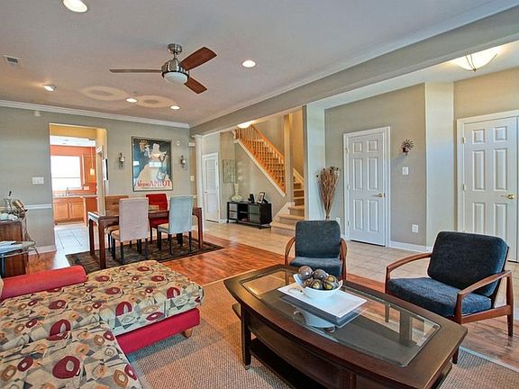 4th image of 17281 N Village Main Blvd