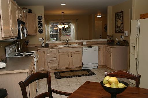 3rd image of 7430 Cottonwood Dr SE