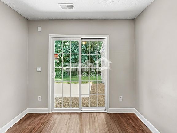 5th image of 8028 Meadowview Ln