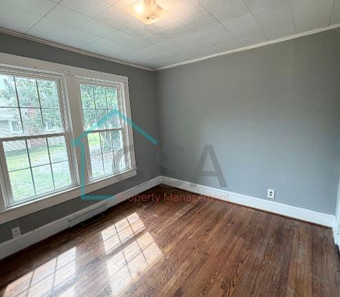 5th image of 4300 Edwards Rd