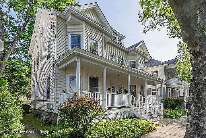 Building Photo - 138 Saint James St #B