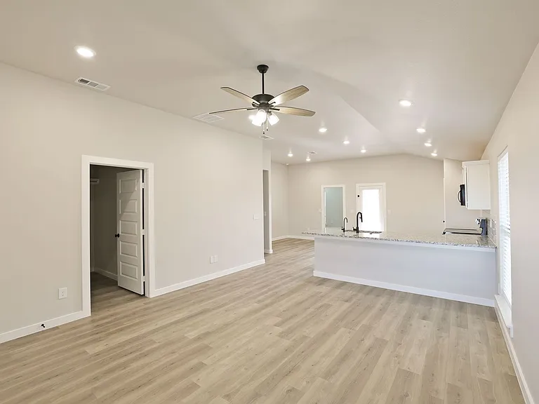 9901 Yellowhouse Ave — Photo 8